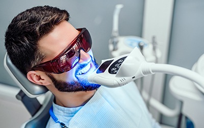 Man having his teeth whitened